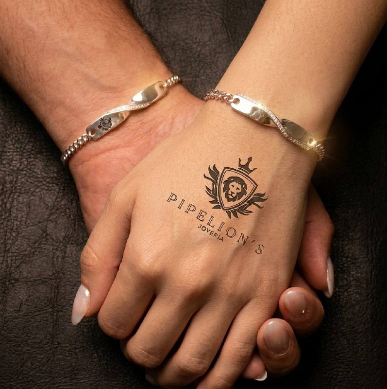 Pulseras Pipelion's en mano