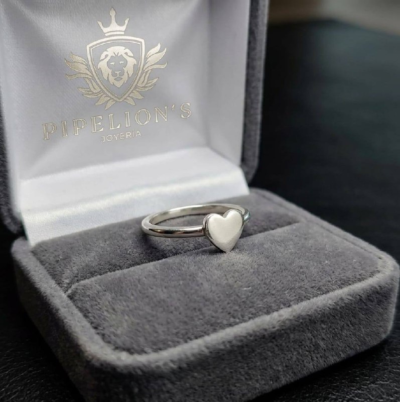 Anillo corazón plata en estuche gris